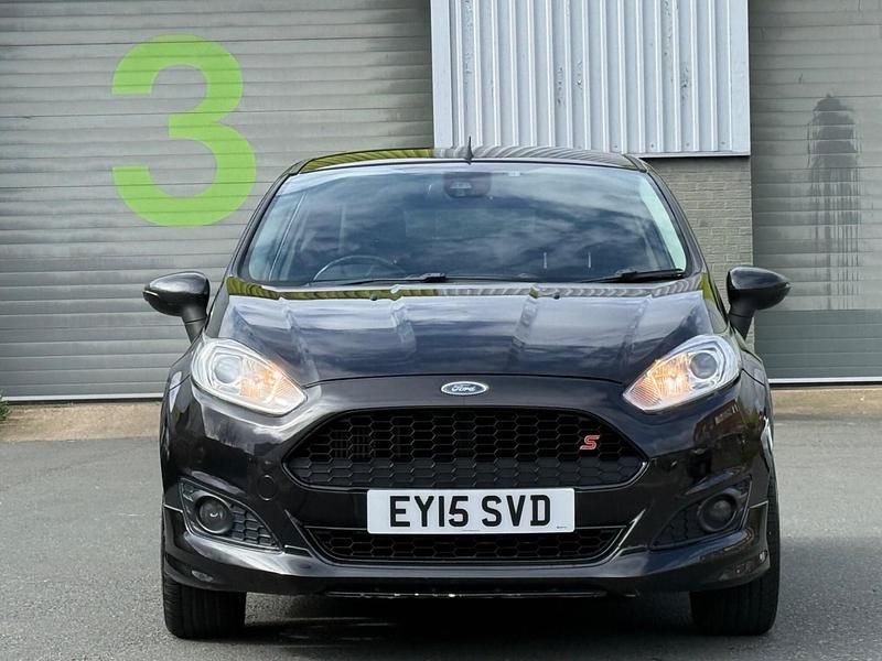 Used Ford Fiesta Zetec 95 HP (69 kW) 2015 Black Hatchback