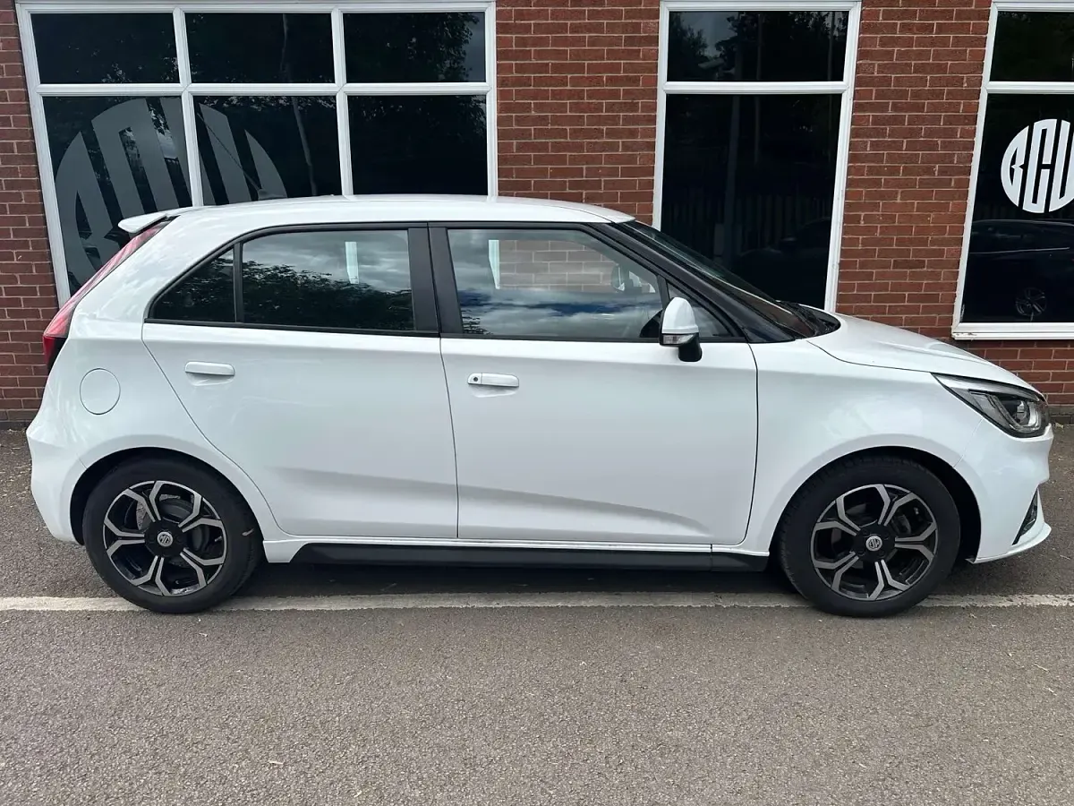 Used MG MG3 Exclusive 106 HP (77 kW) 2021 White Hatchback