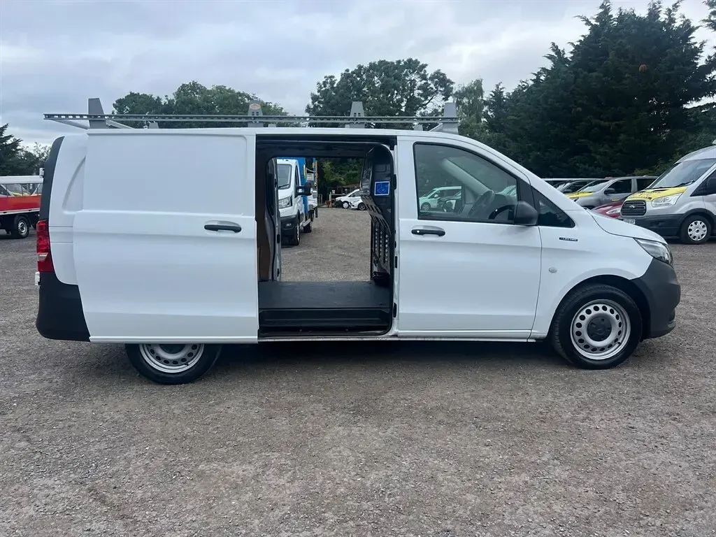 Used Mercedes e-Vito Progressive 85 kW (116 HP) 2022 White Van