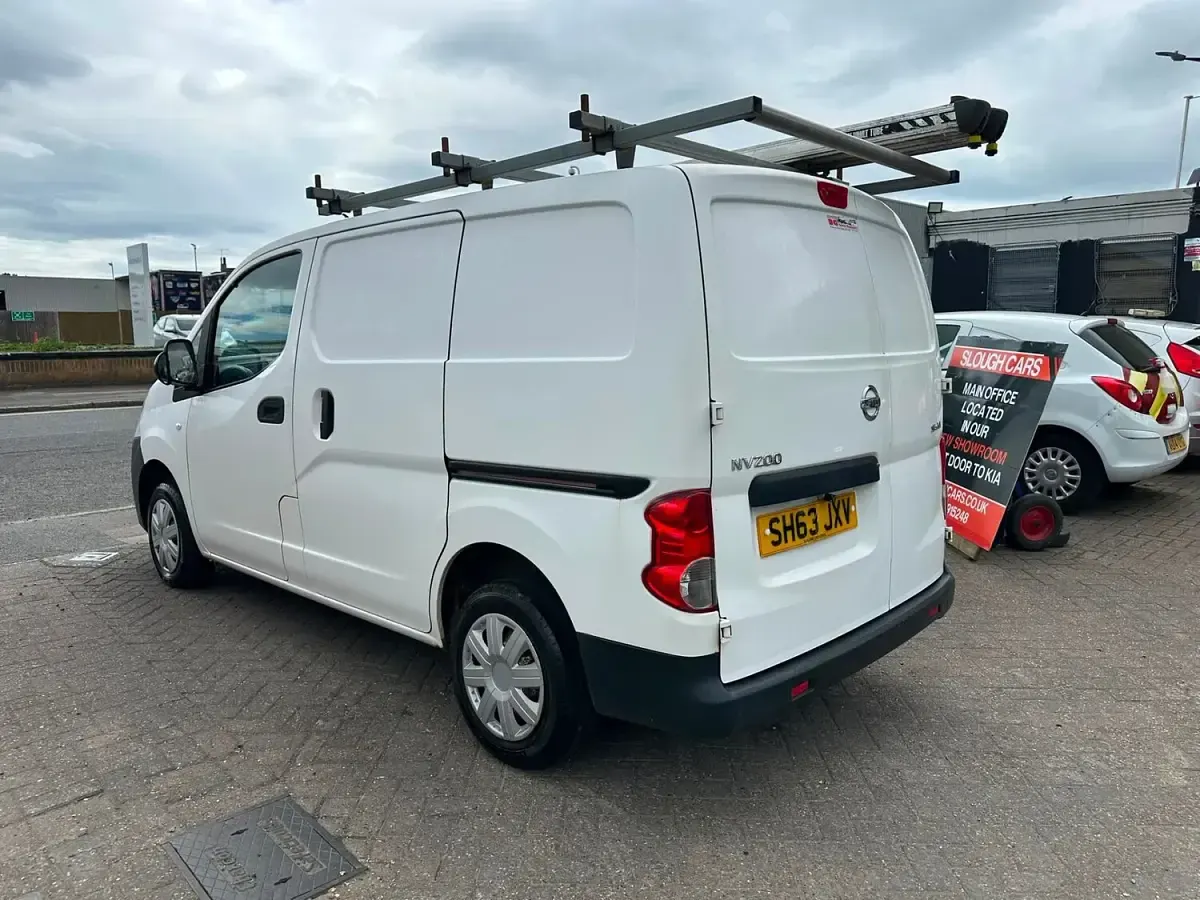 Used Nissan NV200 SE 2013 White MPV
