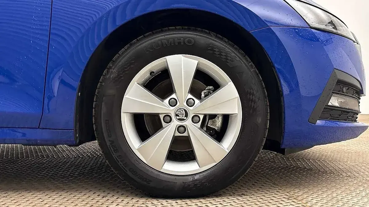 Used Skoda Octavia SE Technology 147 HP (108 kW) 2024 Energy blue Hatchback