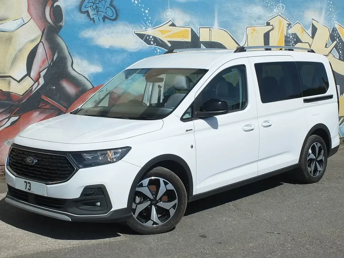Used Ford Tourneo Connect Active 122 HP (89 kW) 2023 White MPV