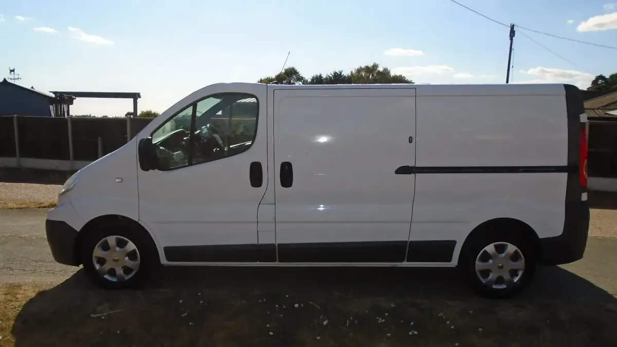 Used Renault Trafic 115 HP (84 kW) 2014 White MPV