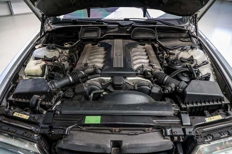 Usado BMW 750 2000 Plateado Berlina
