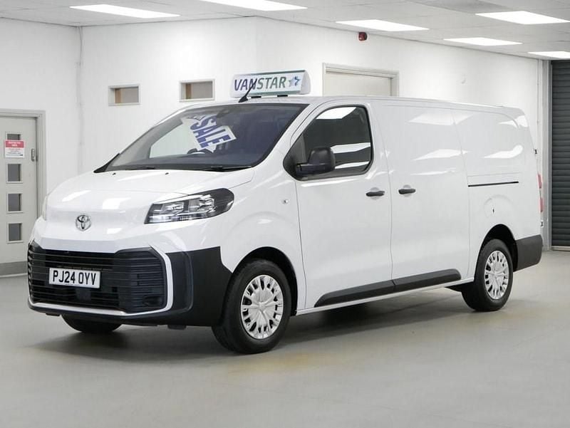 Used Toyota Proace Edition 145 HP (106 kW) 2024 White MPV