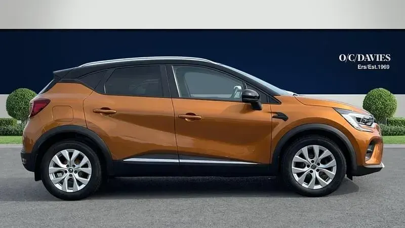 Used Renault Captur Iconic 100 HP (73 kW) 2020 Orange/black SUV