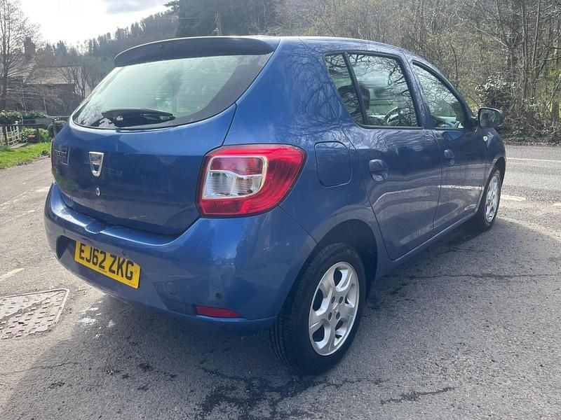 Usado Dacia Sandero Lauréate 90 CV (66 kW) 2013 Azul Utilitario
