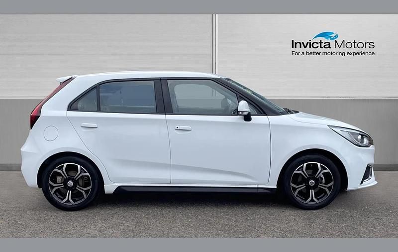Used MG MG3 Exclusive 105 HP (77 kW) 2023 White Hatchback