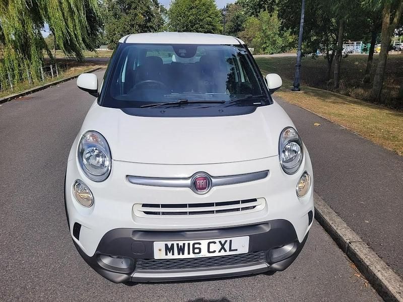 Used Fiat 500L Trekking 95 HP (69 kW) 2016 White MPV