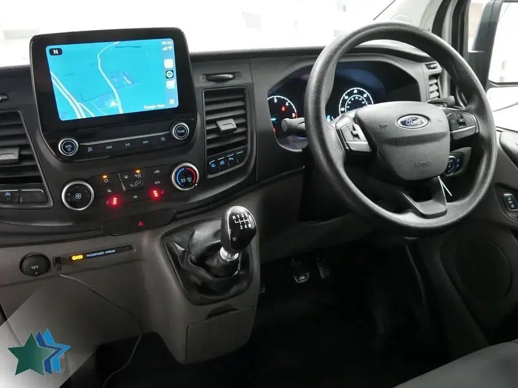 Used Ford Transit Custom 105 HP (77 kW) 2022 White Van