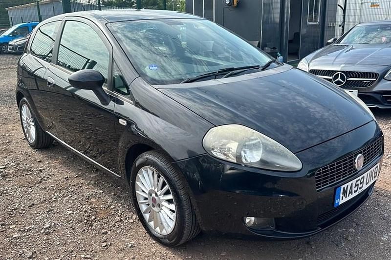 Black Used 2009 Fiat Grande Punto Hatchback | £1,500 (Good price) - Image 1/1