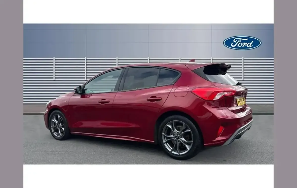 Used Ford Focus ST-Line 123 HP (90 kW) 2020 Red Hatchback