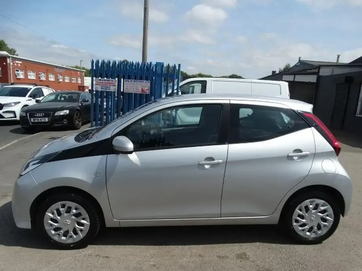 Used Toyota Aygo X-play 2021 Silver Hatchback