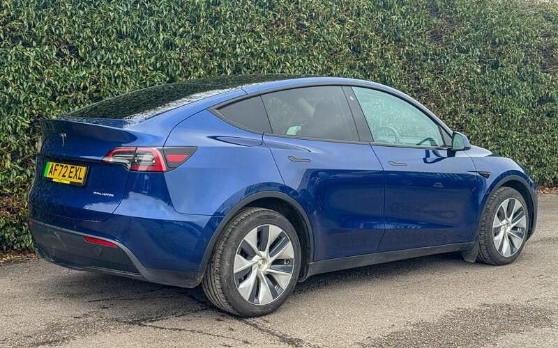 Used Tesla Model Y Long Range AWD 286 kW (389 HP) 2025 SUV