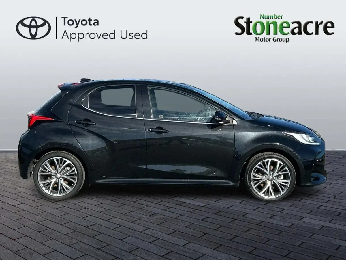 Used Toyota Yaris 116 HP (85 kW) 2022 Black Hatchback