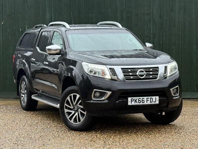 Black Used 2016 Nissan Navara Tekna Pickup | £16,950 (Expensive) - Image 1/3