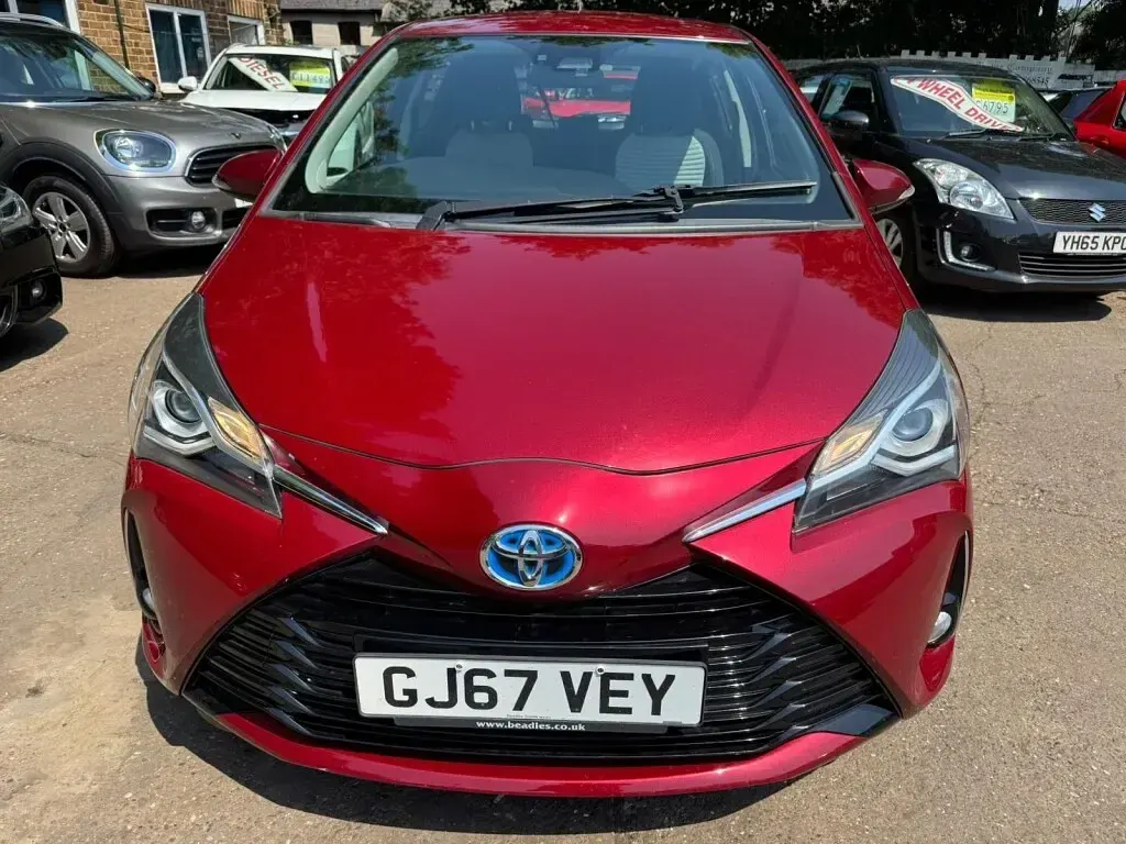 Used Toyota Yaris 2017 Red Hatchback