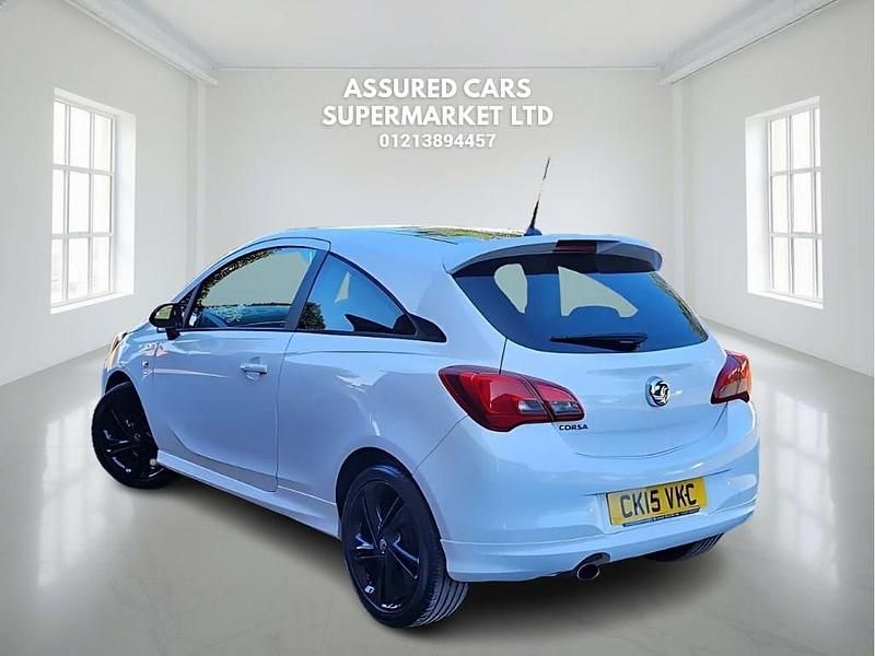 Used Vauxhall Corsa Edition 70 HP (51 kW) 2015 White Hatchback