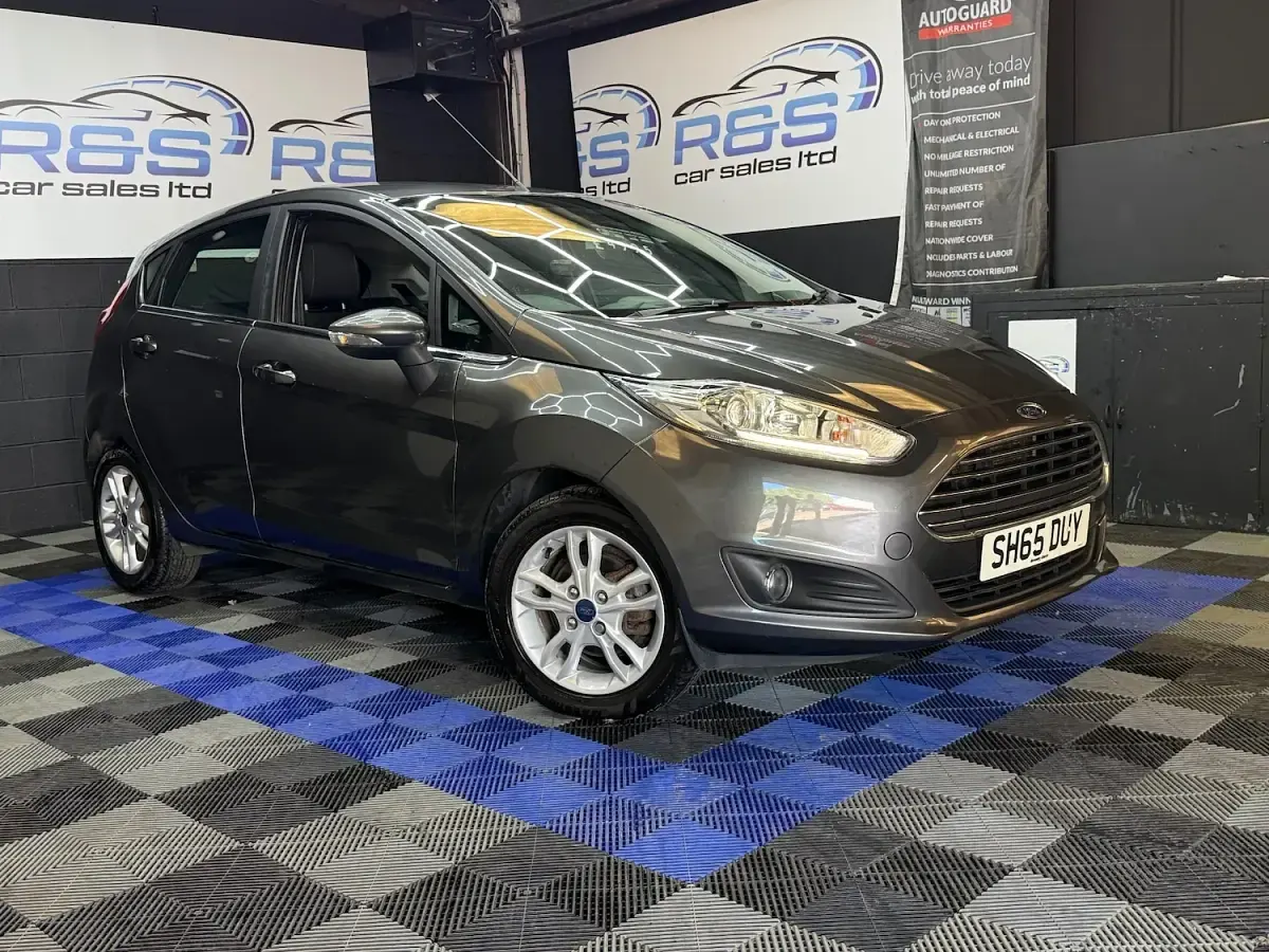 Used Ford Fiesta Zetec 2015 Grey Hatchback