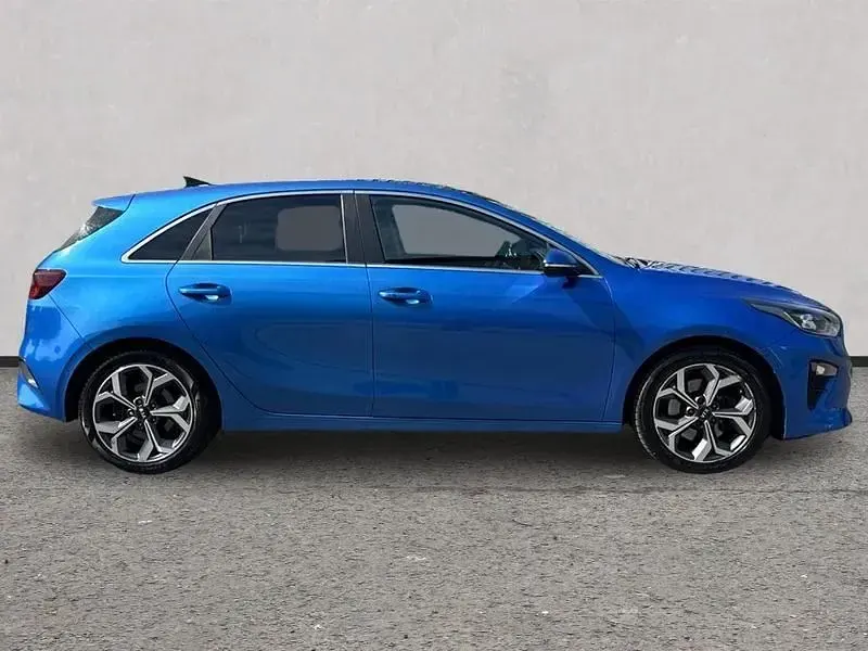 Usado Kia Ceed First Edition 140 CV (102 kW) 2018 Azul Utilitario