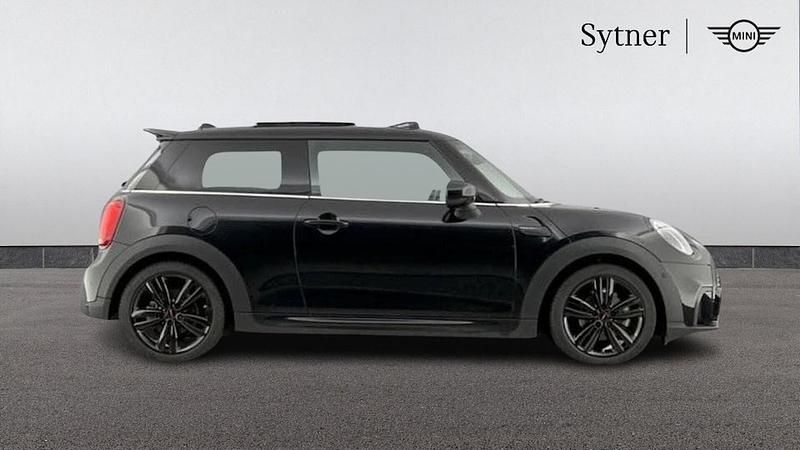 Usado Mini Cooper Sport 136 HP (100 kW) 2022 Preto Citadino
