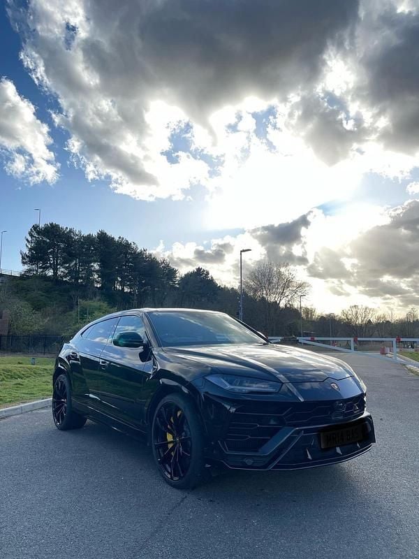 Black Used 2022 Lamborghini Urus SUV | £169,749 (Fair price) - Image 1/4