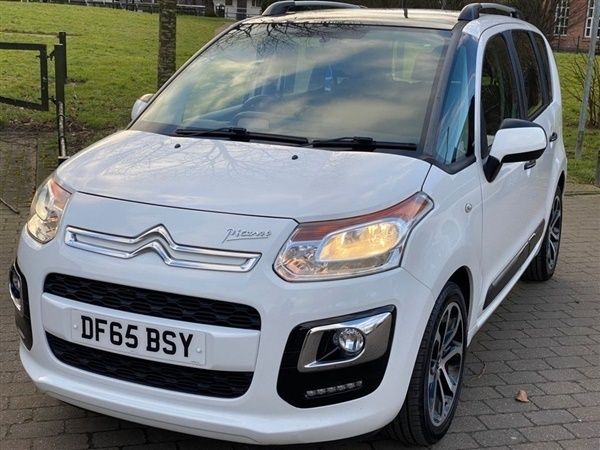White Used 2015 Citroën C3 Picasso SELECTION MPV | £5,695 (Fair price) - Image 1/1