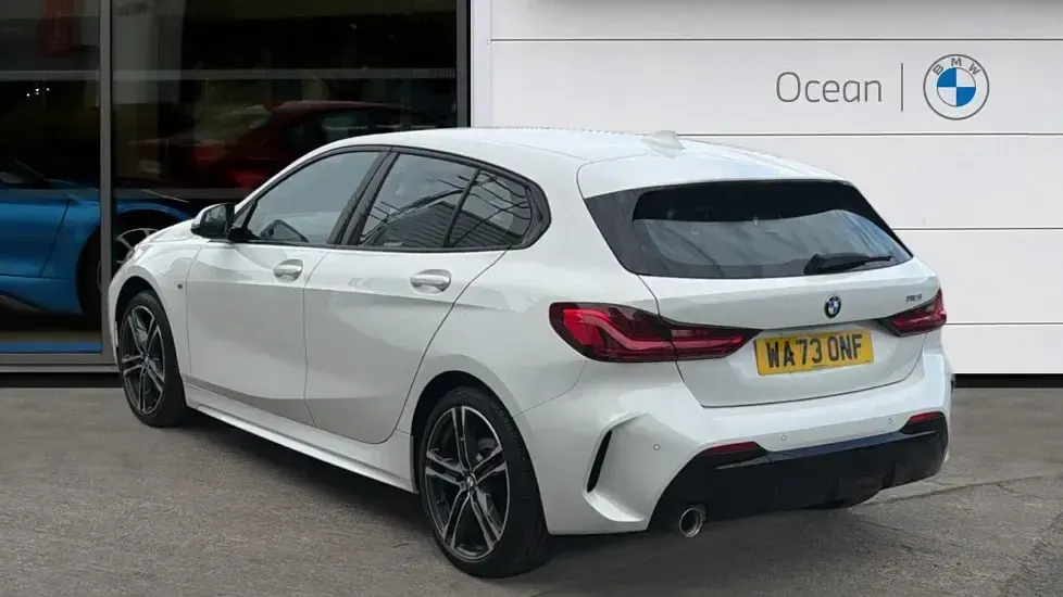Usado BMW 118 M Sport 134 HP (98 kW) 2023 Branco Citadino