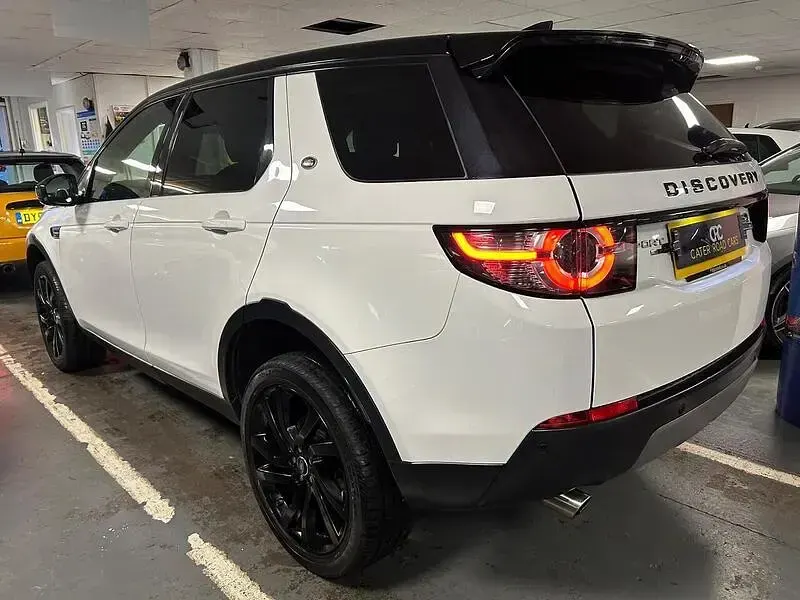 Used Land Rover Discovery 5 HSE 2018 White SUV