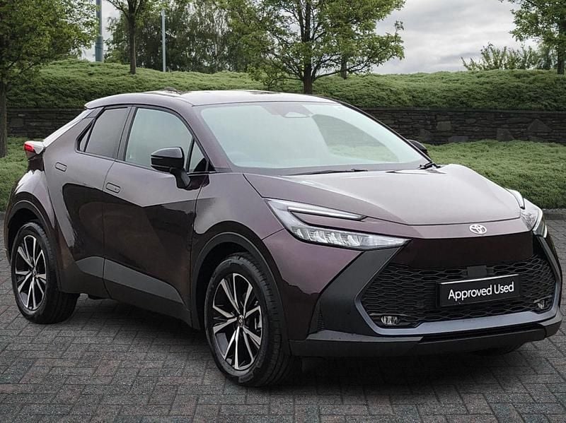 Mauve/purple Used 2024 Toyota C-HR Design SUV | £27,650 (Fair price) - Image 1/4