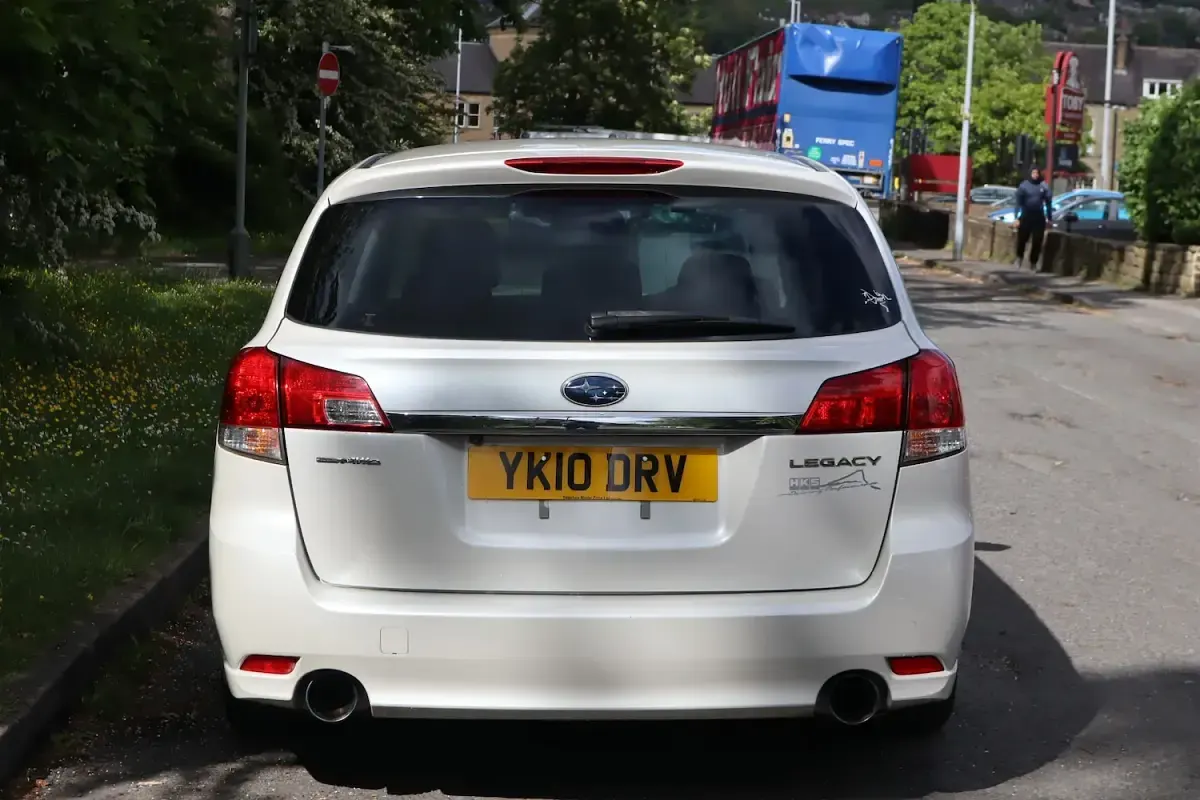 Used Subaru Legacy GT 170 HP (125 kW) 2010 White Estate