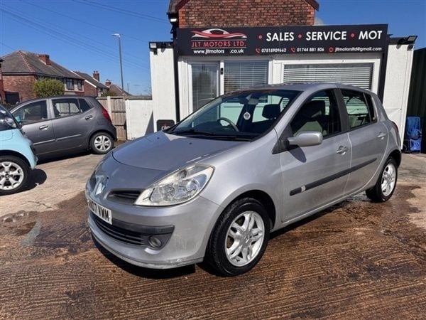 Silver Used 2007 Renault Clio II Privilege | £3,495 (Fair price) - Image 1/1