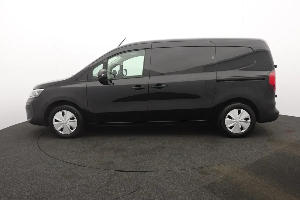 Used Nissan Townstar Tekna 89 kW (122 HP) 2024 Black Van