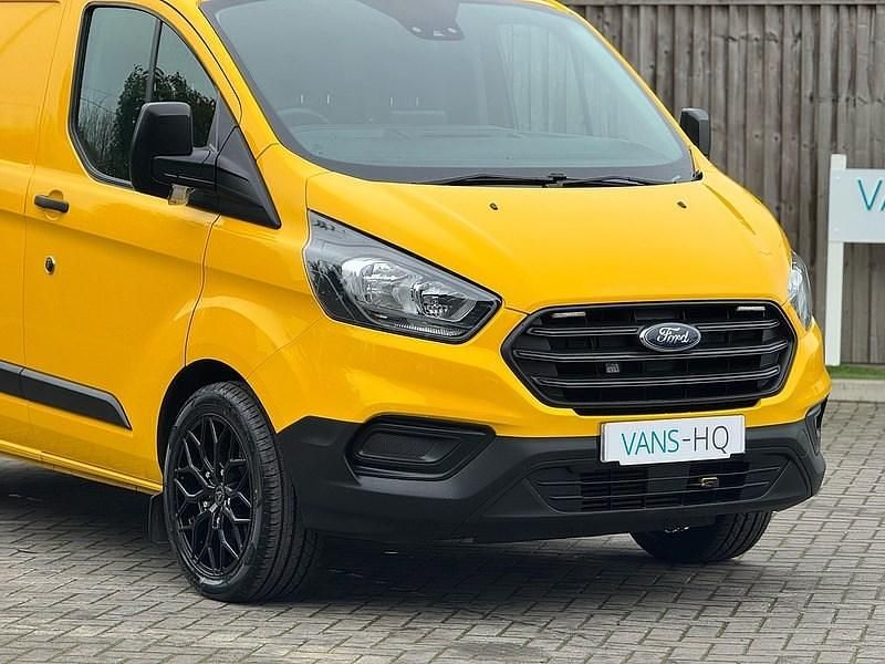 Used Ford Transit Custom 130 HP (95 kW) 2022 Yellow Van