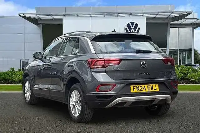 Używany VW T-Roc Life 150 KM (110 kW) 2024 Szary SUV