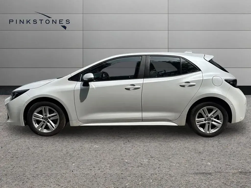 Used Toyota Corolla Design 2021 White Hatchback