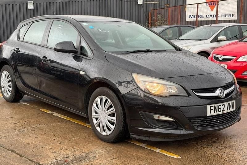 Black Used 2013 Vauxhall Astra Hatchback | £1,250 (Good price) - Image 1/1