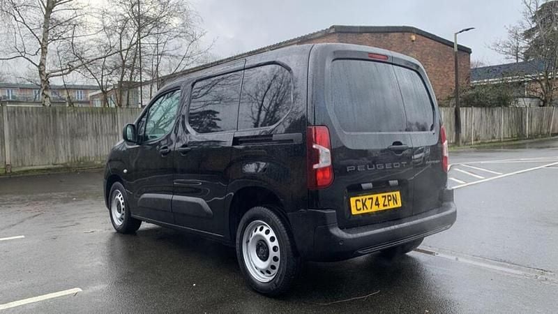 Used Peugeot Partner 129 HP (94 kW) 2024 Black MPV