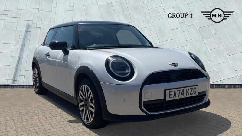 White Used 2024 Mini Cooper Hatch Hatchback | £24,395 (Expensive) - Image 1/4