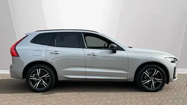 Second-hand Volvo XC60 R-Design 194 CP (142 kW) 2022 Argintiu SUV