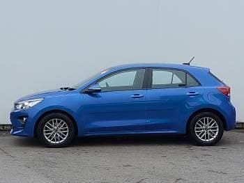 Used Kia Rio 99 HP (72 kW) 2023 Blue Hatchback
