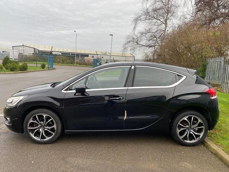 Used DS Automobiles DS4 Prestige 2018 Black Hatchback
