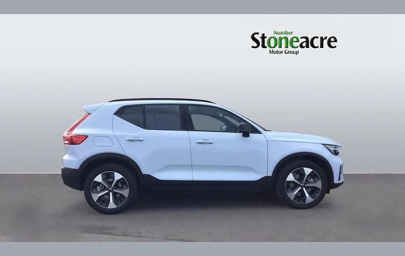 New Volvo XC40 Plus 161 HP (118 kW) 2026 Blue SUV