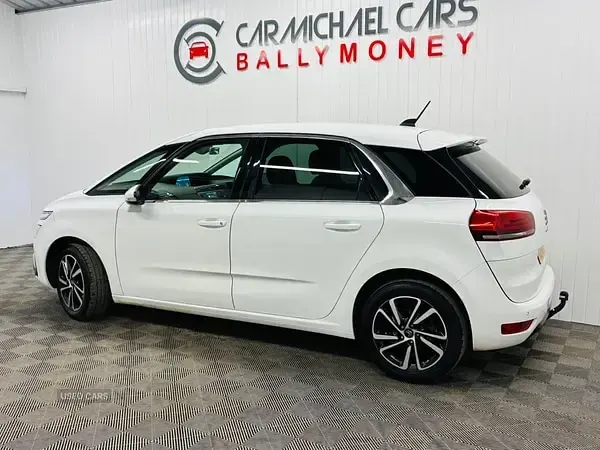 Used Citroën C4 Feel 2019 White MPV
