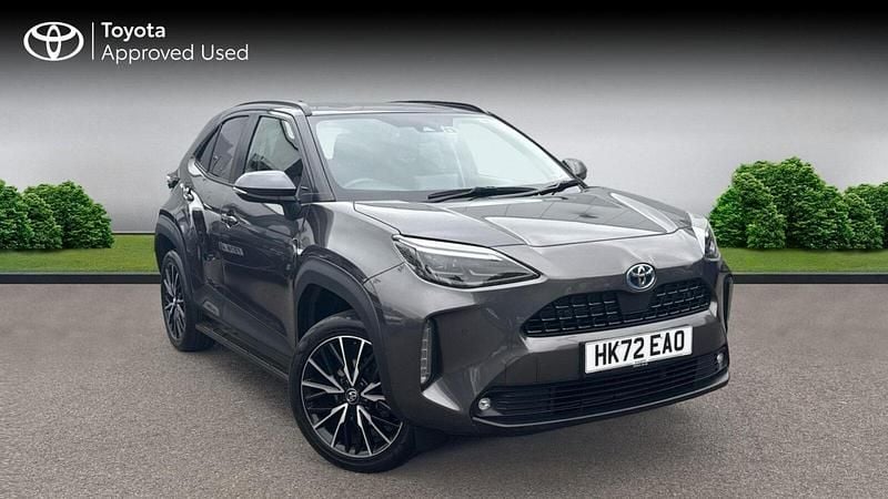 Decuma grey Used 2022 Toyota Yaris Hybrid | £23,191 (Expensive) - Image 1/4