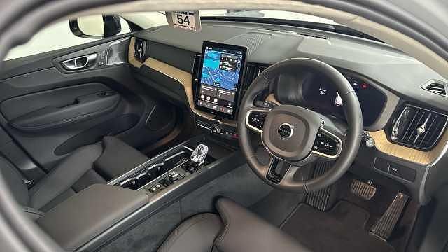 Second-hand Volvo XC60 Plus 247 CP (181 kW) 2026 SUV