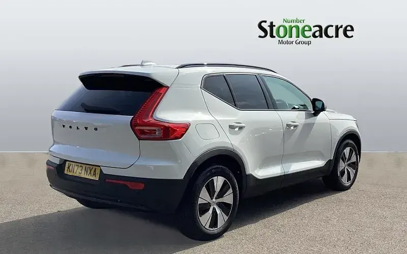Used Volvo XC40 Plus 211 HP (155 kW) 2023 White SUV