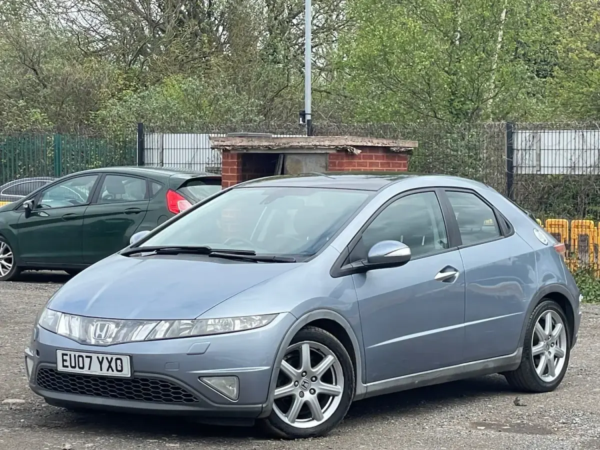 Begagnad Honda Civic EX 140 HK (102 kW) 2007 Blå Halvkombi