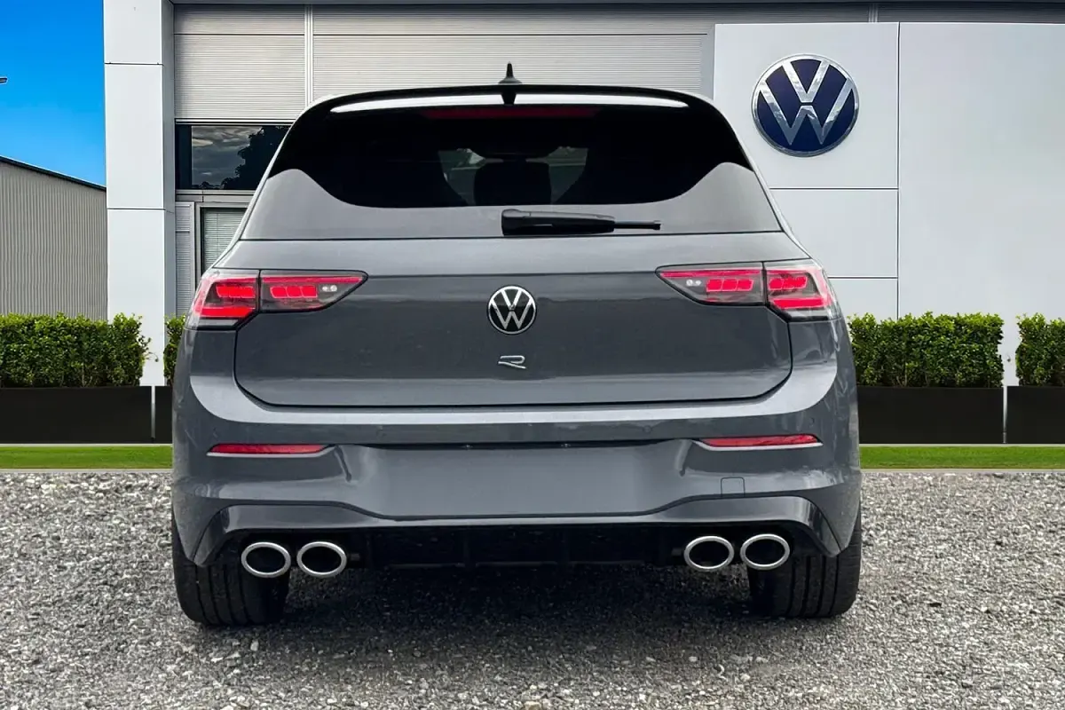 Nouă VW Golf VIII R 320 CP (235 kW) 2026 Gri Hatchback