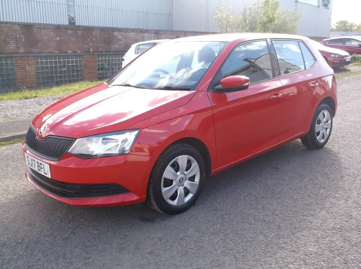 Used Skoda Fabia 60 HP (44 kW) 2017 Red Hatchback